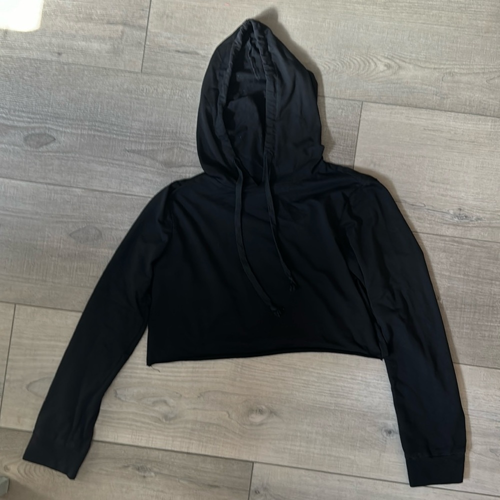 DURASS black long sleeve cropped top with a hood, size Medium